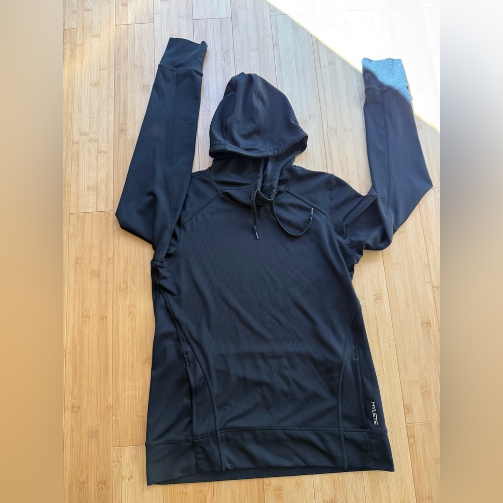 HYLETE: hoodie
medium long sleeve s
Side pockets
designed in California - Picture 13 of 16